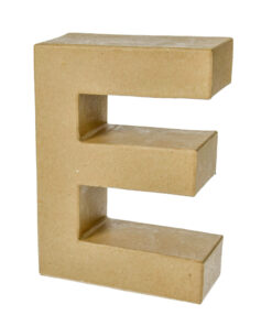 Buchstabe E aus Pappmaché