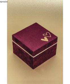 Schachtel mit Samtstoff in bordeaux