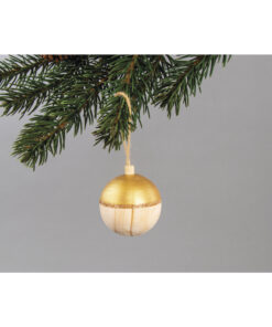 Holz Weihnachtskugel, 52mm ø am Tannenzweig