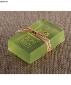 Transparente Seife in grün mit Bastschleife