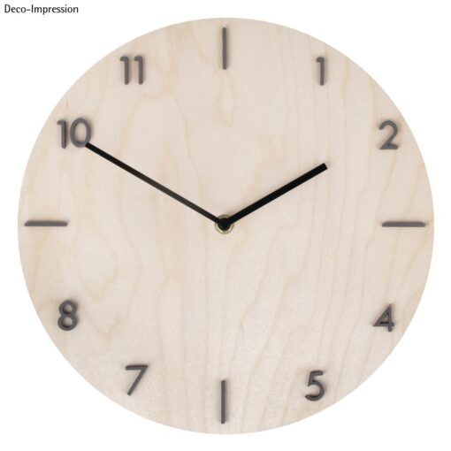 Wanduhr aus einer Holzplatte
