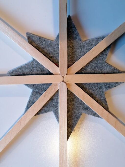 Holzsterne aus Bastelh&ouml;lzchen im XXL-Format mit Beleuchtung